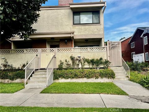 Photo of 19451 Sherman Way Way #501, Reseda, CA 91335 (MLS # OC26066524)
