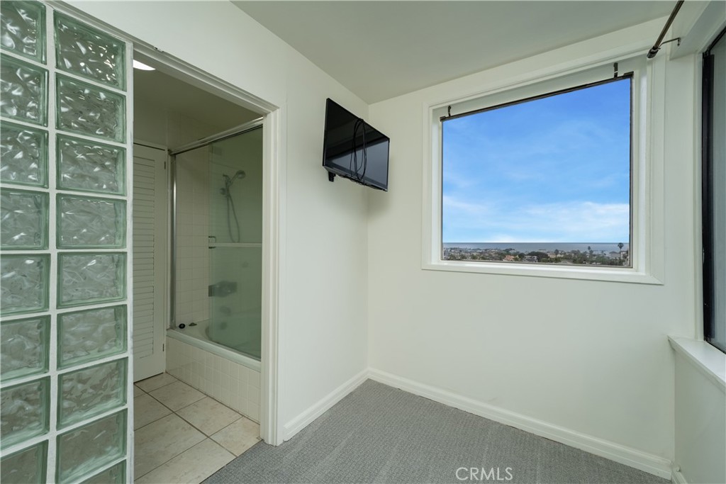 Newport Crest (NEWC) - Residential Lease