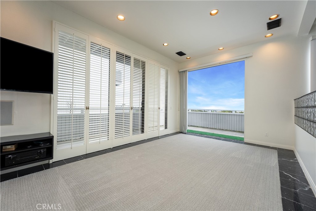 Newport Crest (NEWC) - Residential Lease