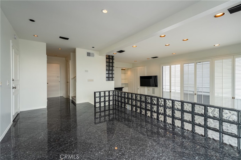 Newport Crest (NEWC) - Residential Lease