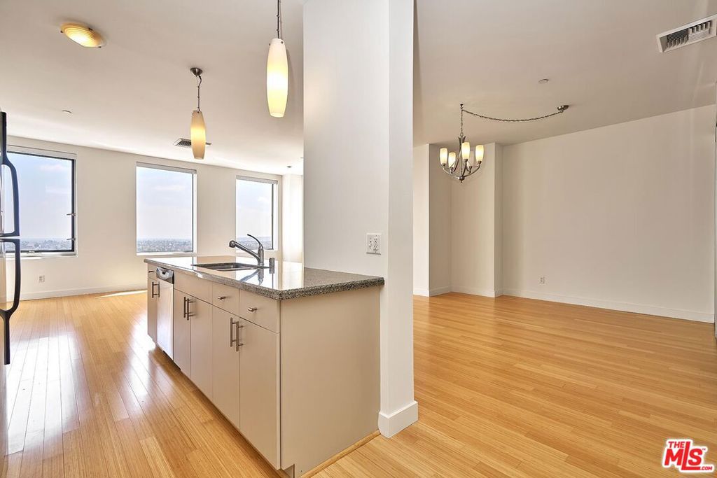 3810 Wilshire Boulevard 1512