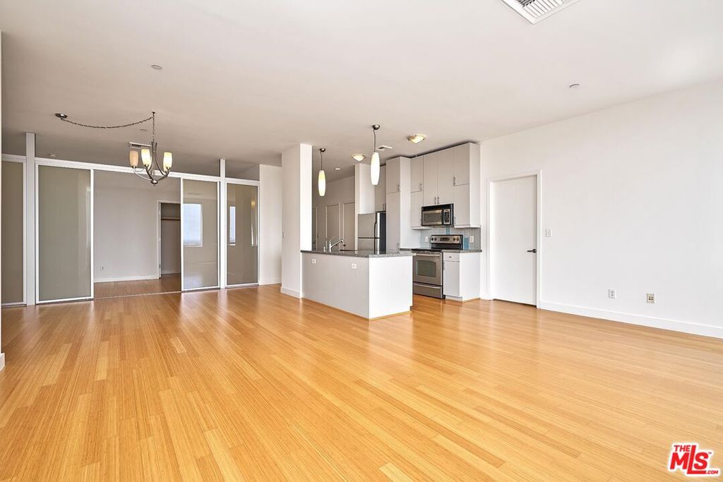 3810 Wilshire Boulevard 1512