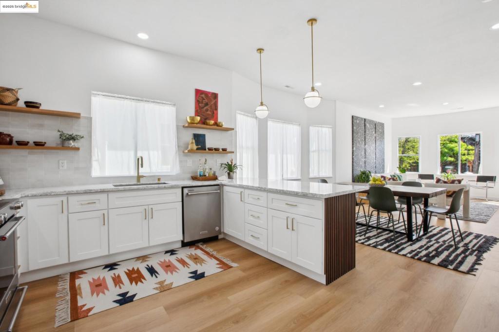 LOWER ELMWOOD - Residential