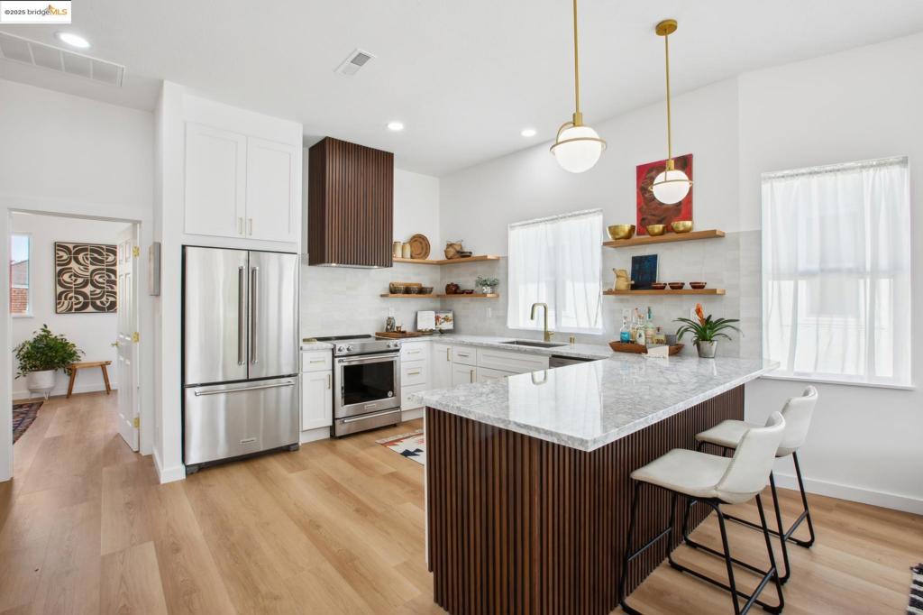 LOWER ELMWOOD - Residential