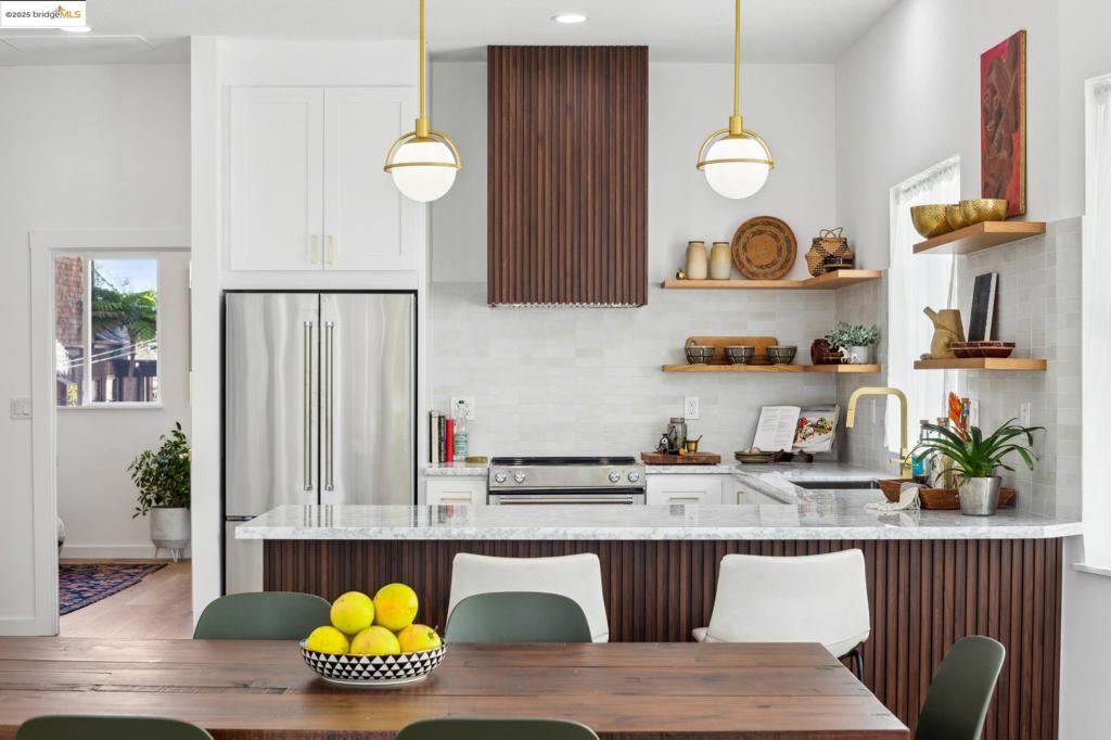 LOWER ELMWOOD - Residential