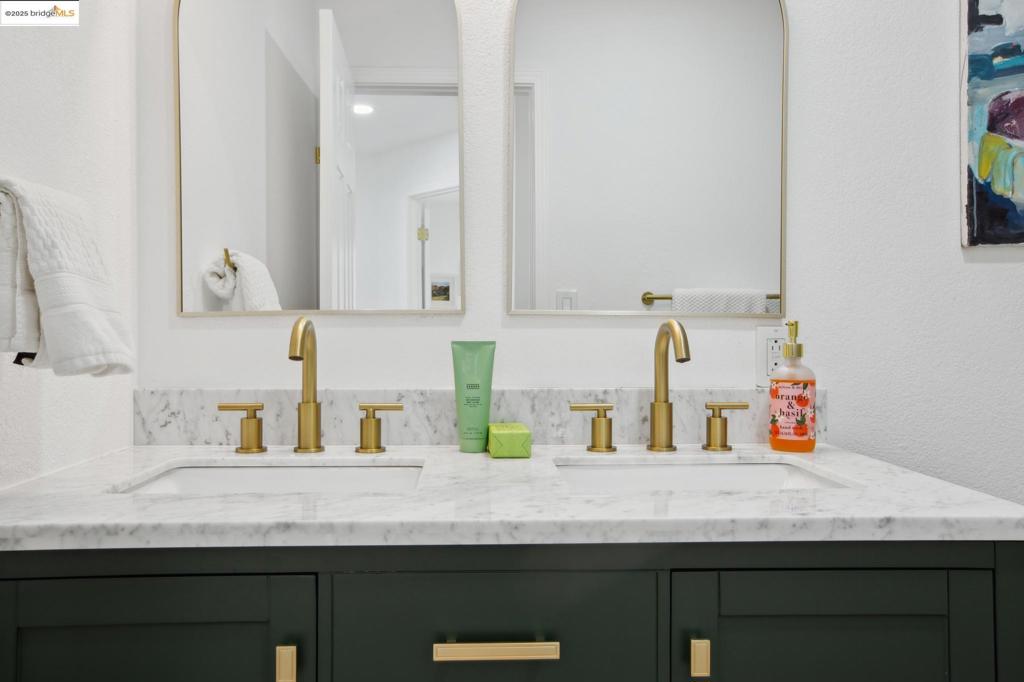 LOWER ELMWOOD - Residential