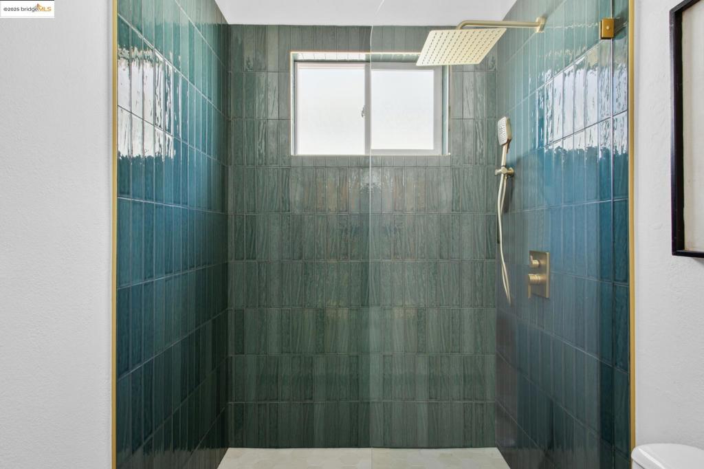 LOWER ELMWOOD - Residential