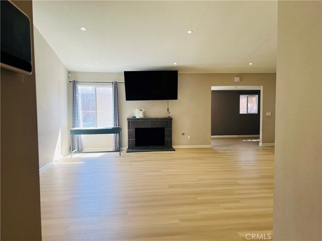 Photo of 4034 E Avenue R6, Palmdale, CA 93552 (MLS # SR25242376)