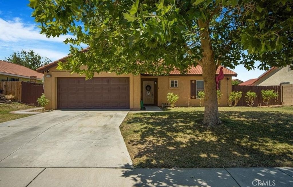 Photo of 4034 E Avenue R6, Palmdale, CA 93552 (MLS # SR25242376)