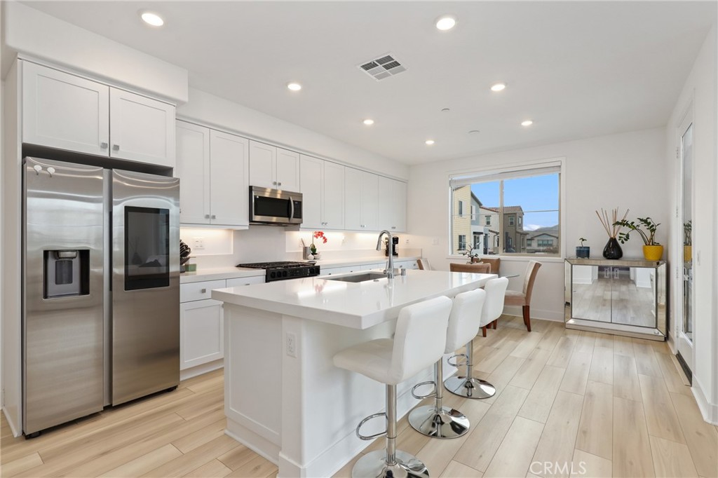 Mariposa - Residential