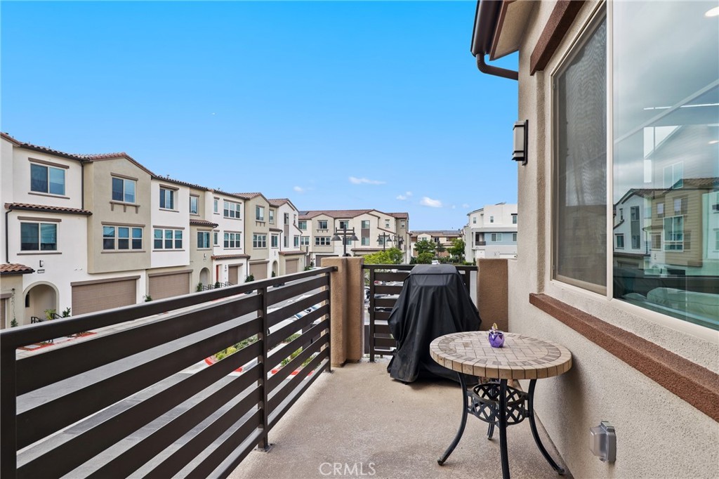 Mariposa - Residential