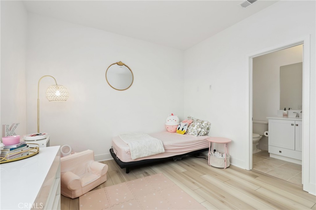 Mariposa - Residential