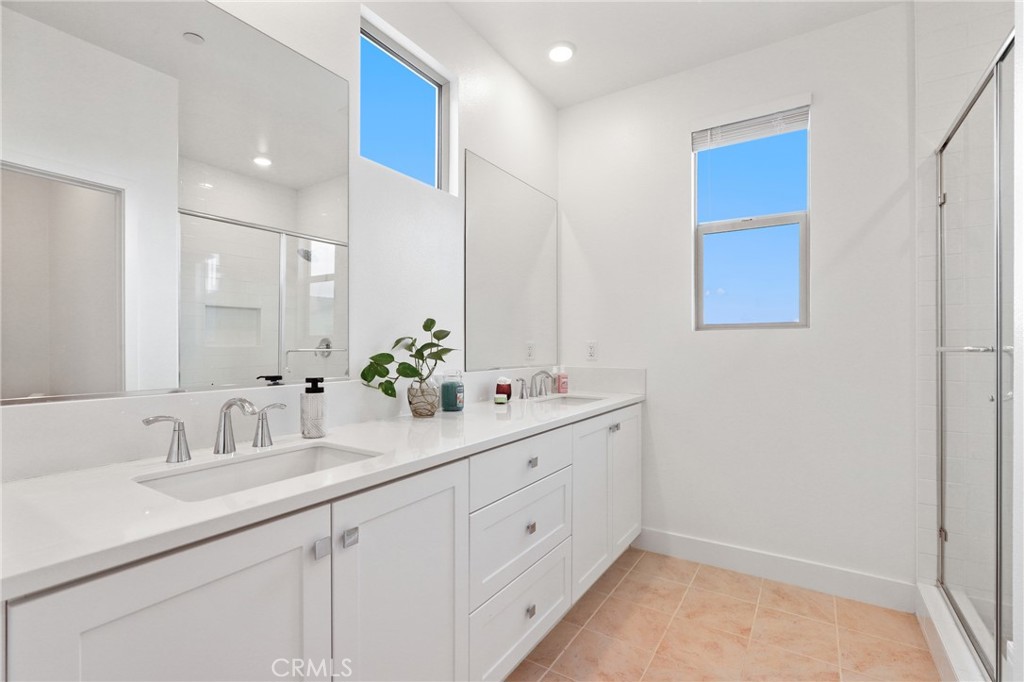 Mariposa - Residential