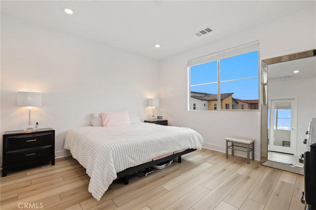 Mariposa - Residential