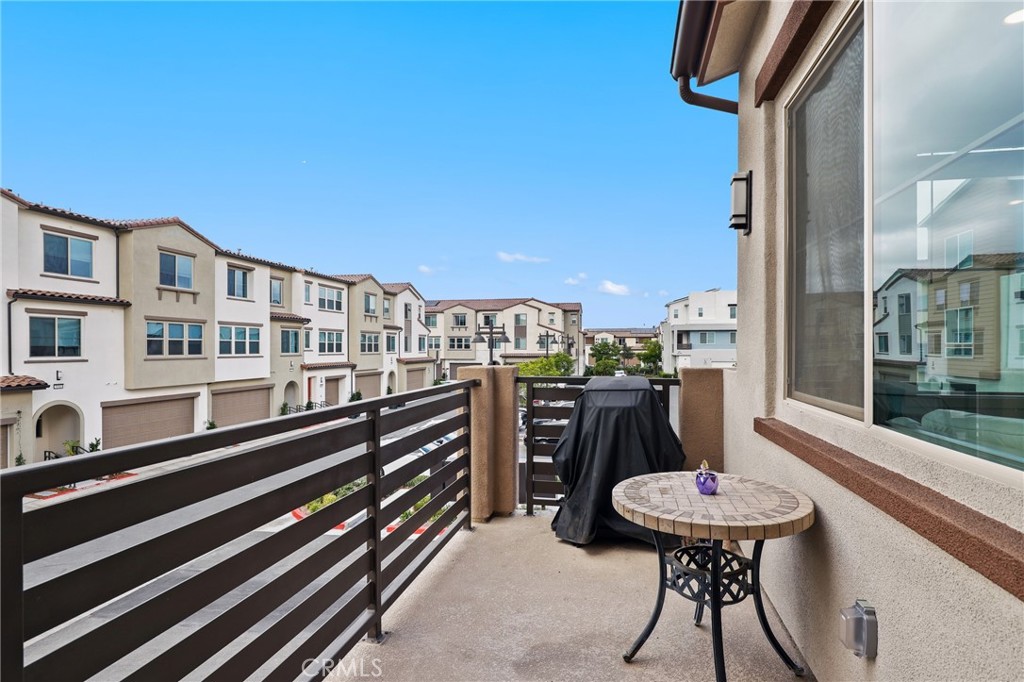 Mariposa - Residential