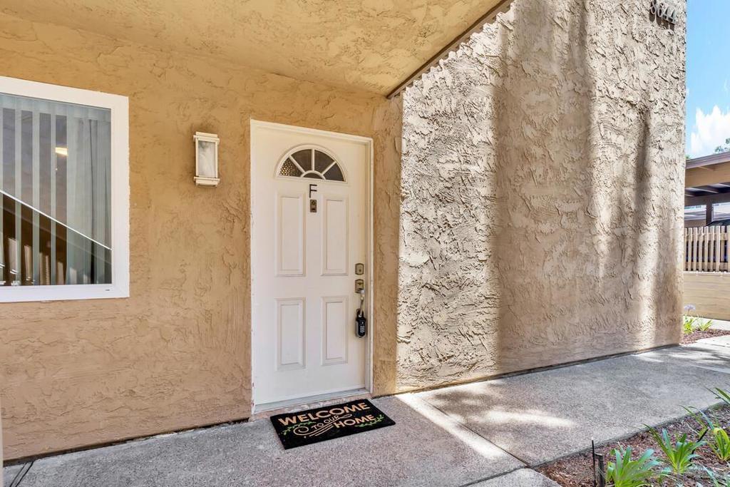 8644 Via Mallorca F, La Jolla CA 92037