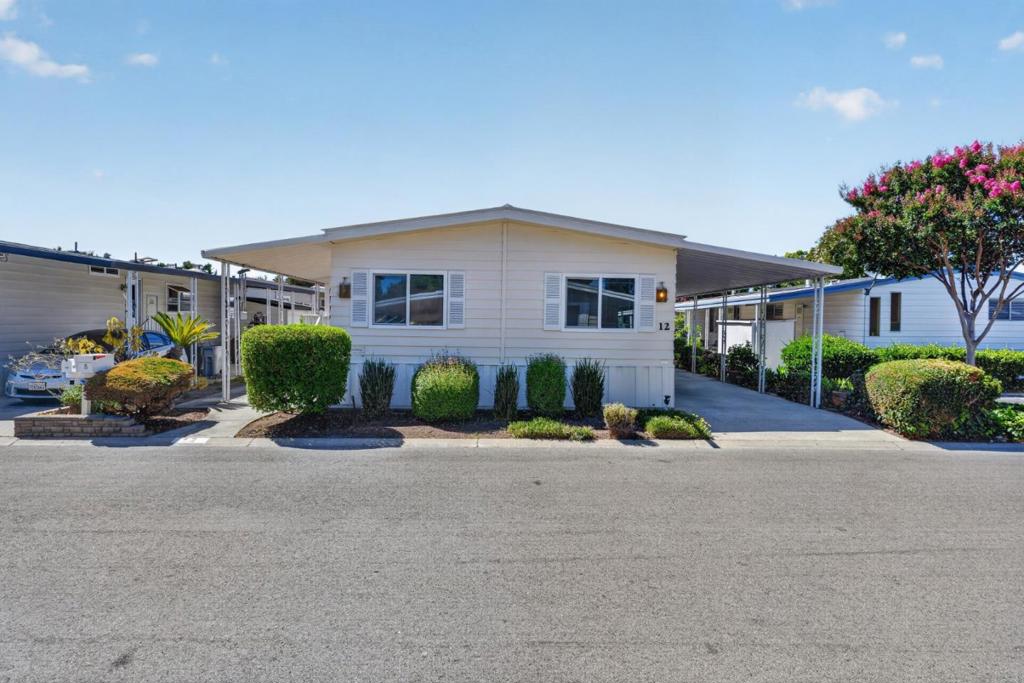 12 Quail Hollow Drive 12