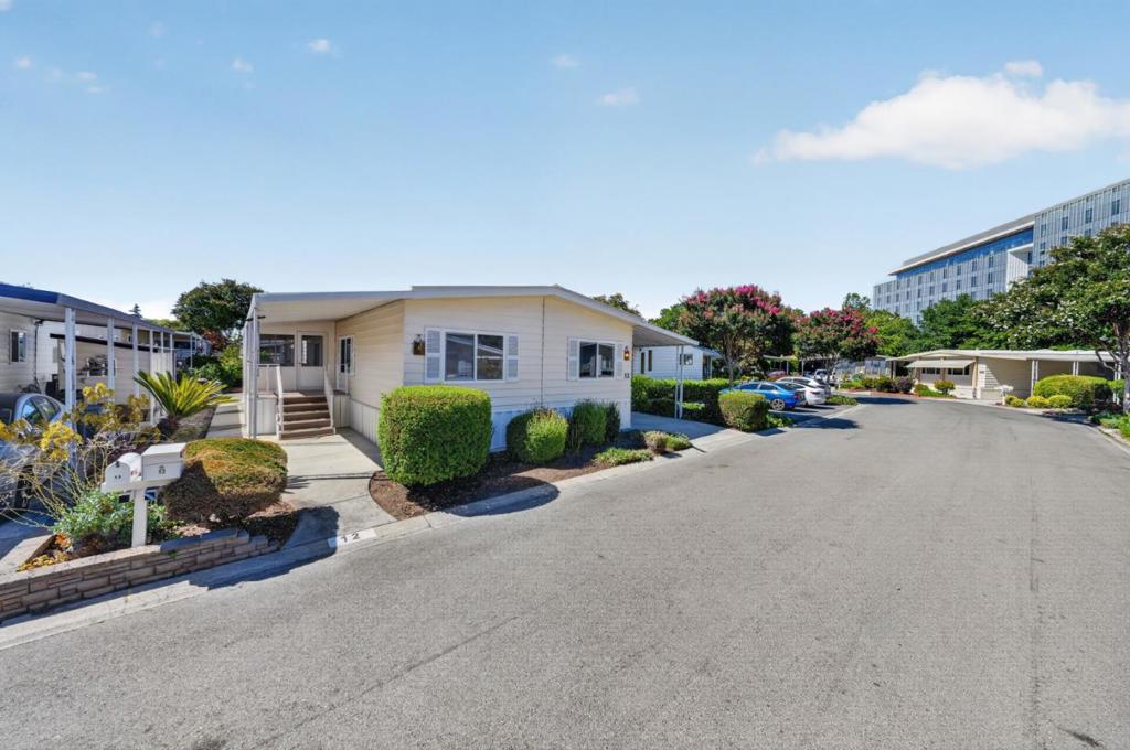 12 Quail Hollow Drive 12