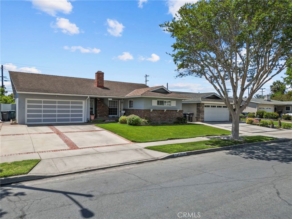 7562 Alhambra