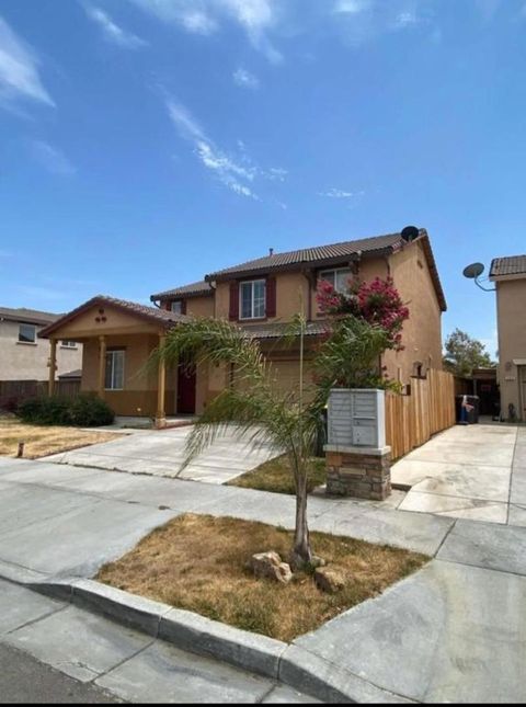 Photo of 668 Town Sq Sq, Lathrop, CA 95330 (MLS # ML82038212)