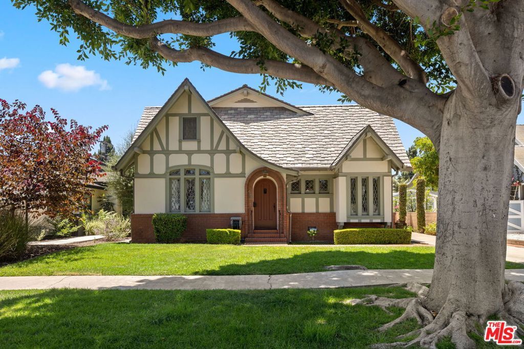 Photo of 4155 Madison Avenue, Culver City, CA 90232 (MLS # 25563997)