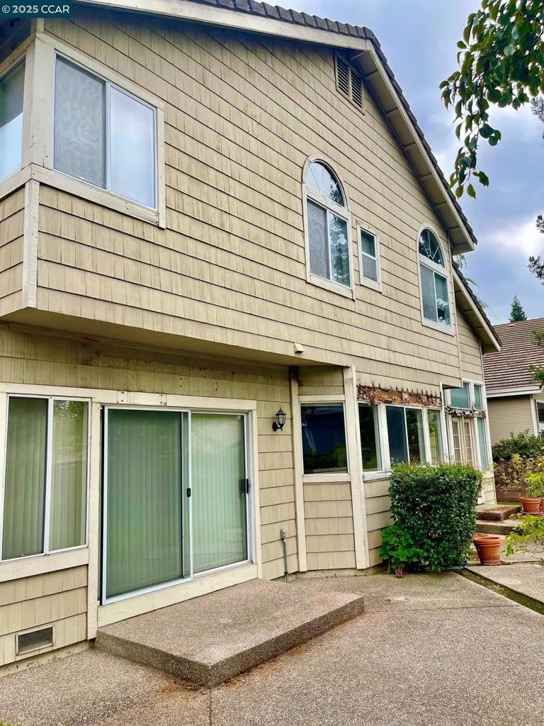 Pleasanton, California 94588, United States, 5 Bedrooms Bedrooms, ,3 BathroomsBathrooms,Residential,Pending,227786