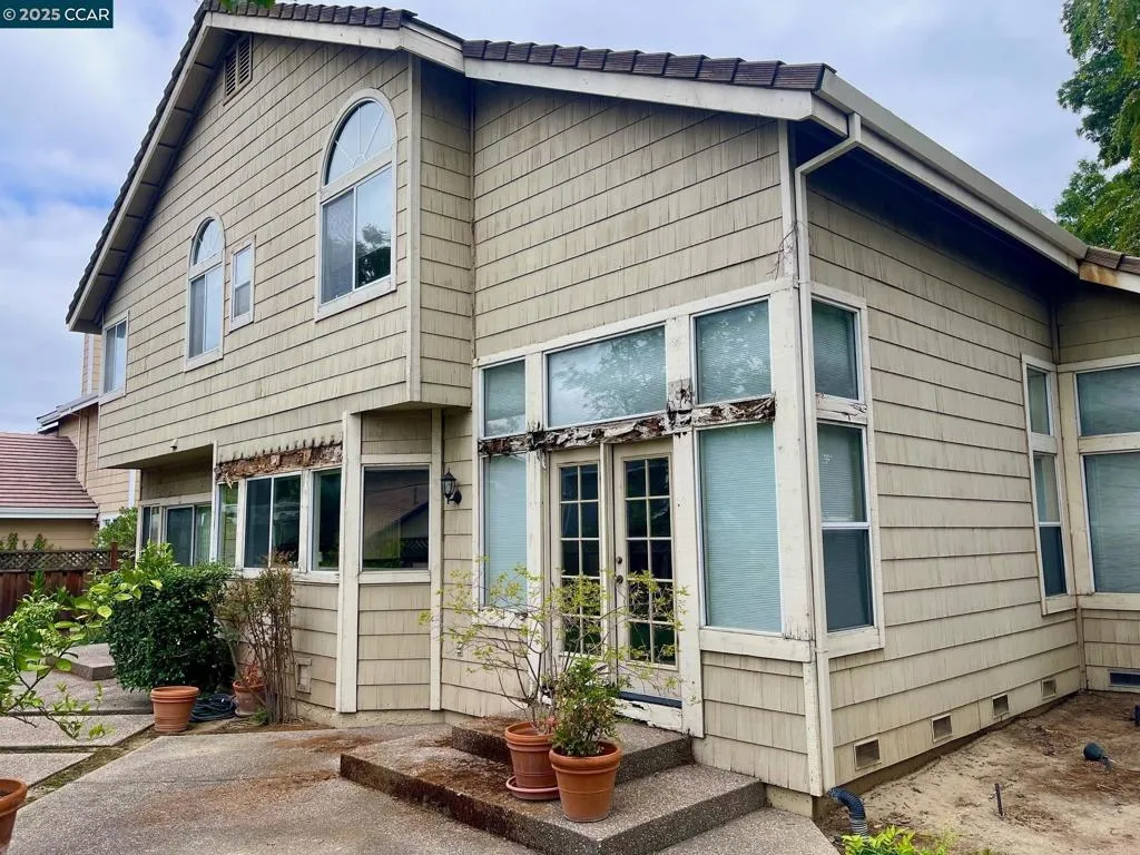 Pleasanton, California 94588, United States, 5 Bedrooms Bedrooms, ,3 BathroomsBathrooms,Residential,Pending,227786