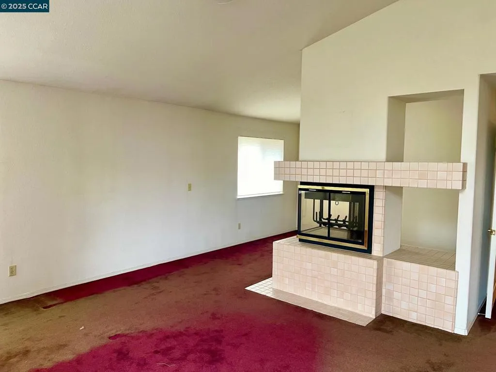 Pleasanton, California 94588, United States, 5 Bedrooms Bedrooms, ,3 BathroomsBathrooms,Residential,Pending,227786