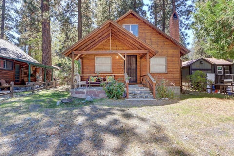 Photo of 1469 Ross St, Wrightwood, CA 92397 (MLS # PW26204610)