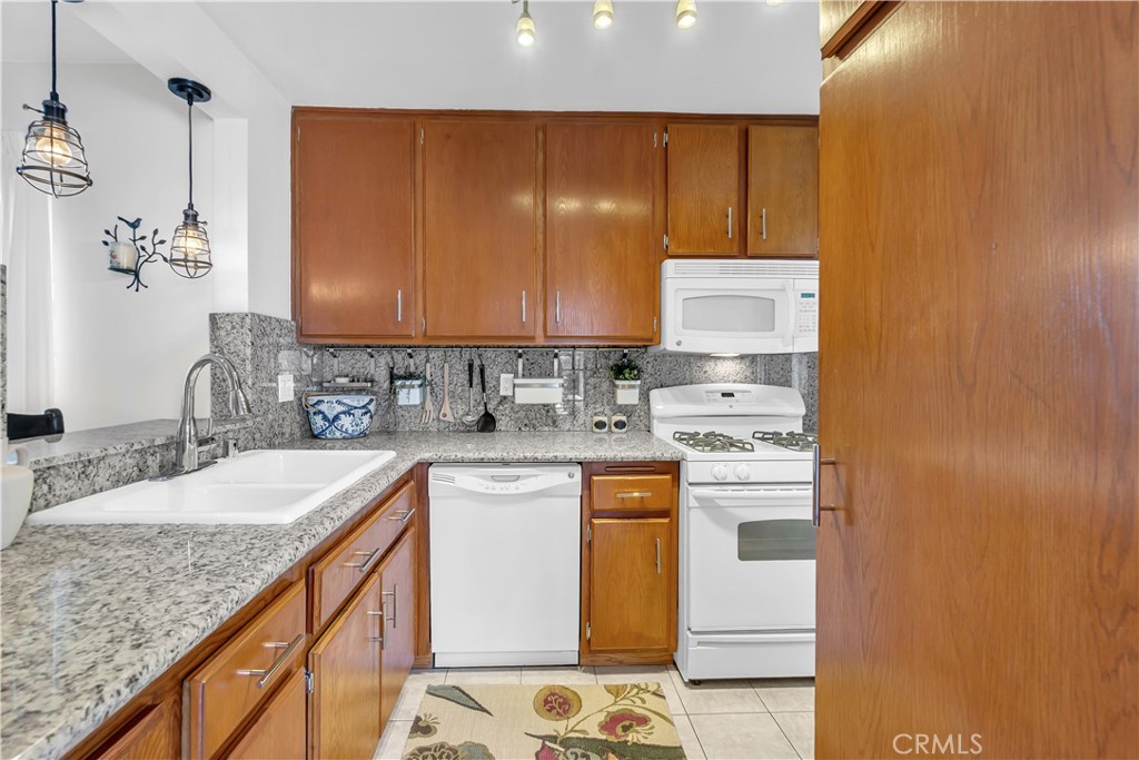 535 W 4th 312