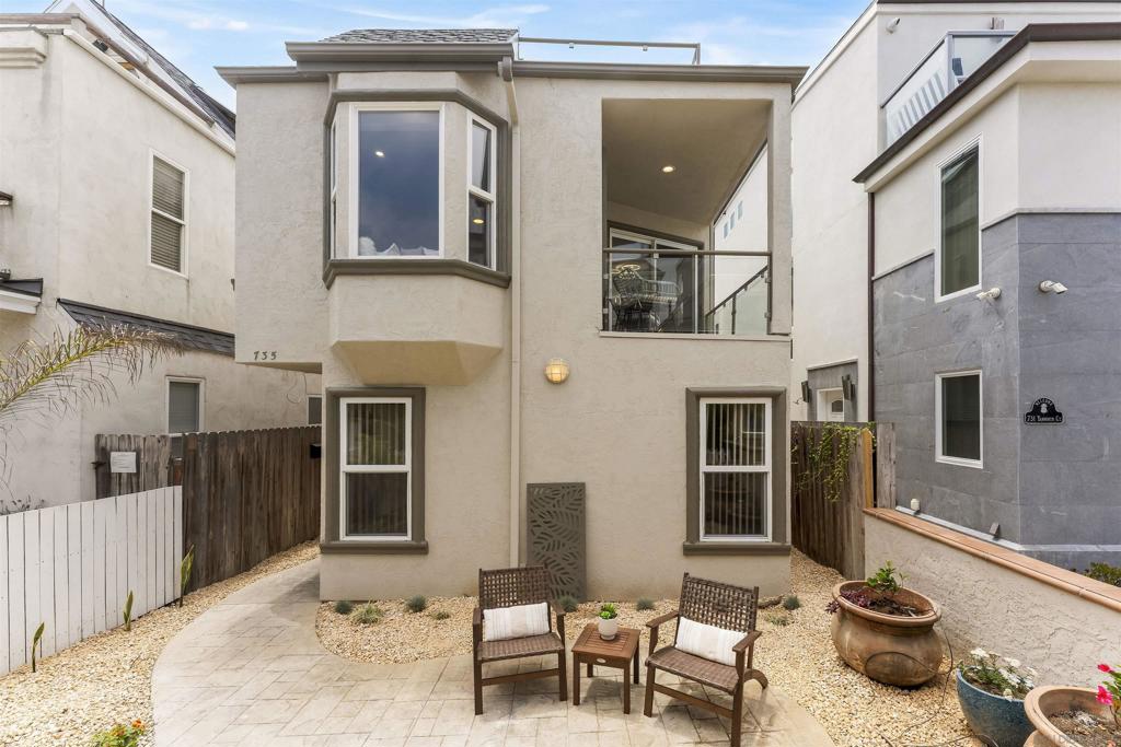 735 Yarmouth Court