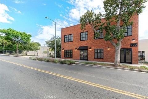 Photo of 700 W Wilson Avenue, Glendale, CA 91203 (MLS # GD26156221)