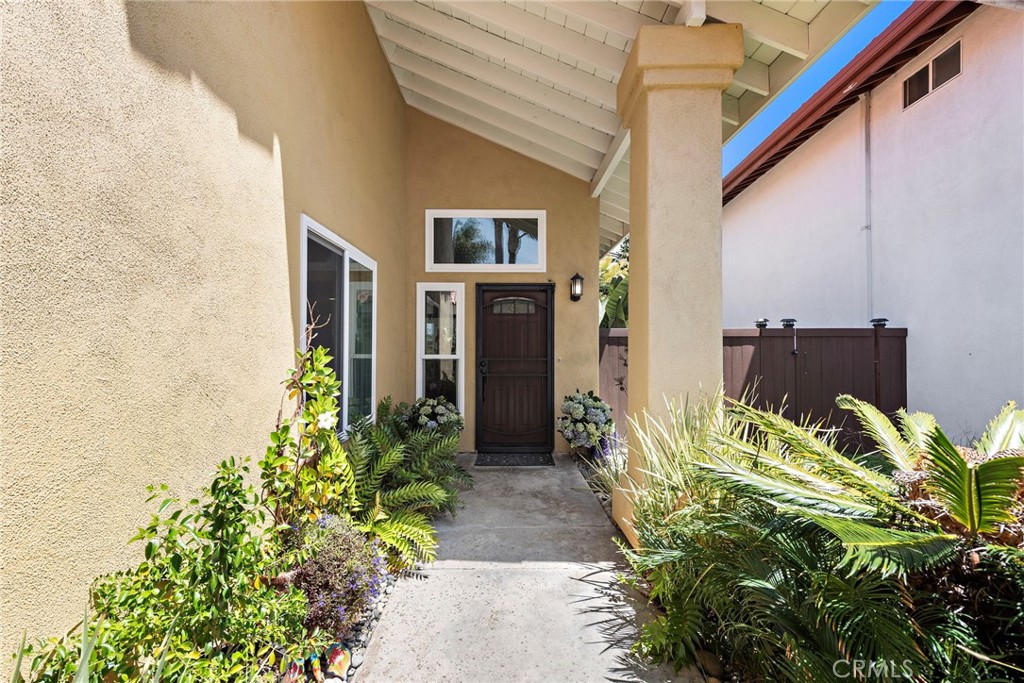 34550 Calle Naranja