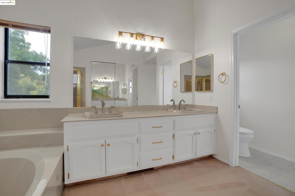 GLEN COVE - Residential