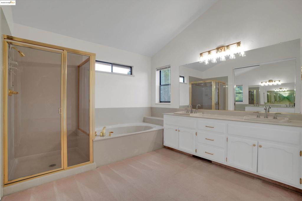 GLEN COVE - Residential