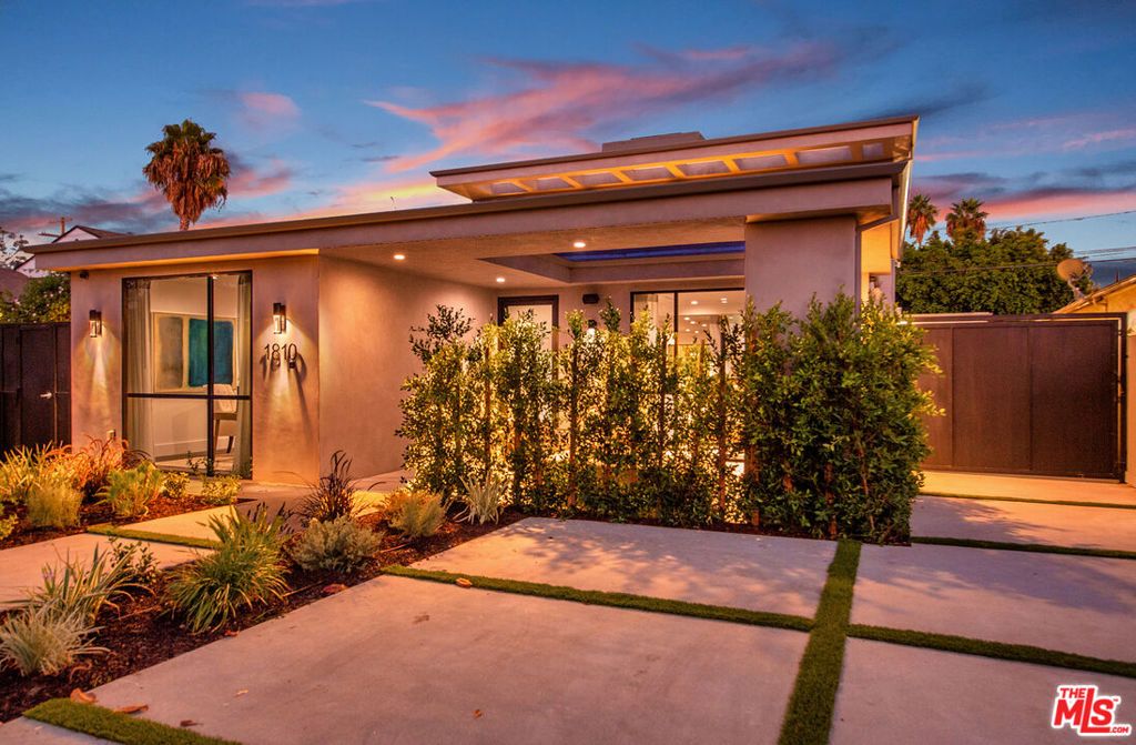 Photo of 1810 S Sherbourne Drive, Los Angeles, CA 90035 (MLS # 25557953)