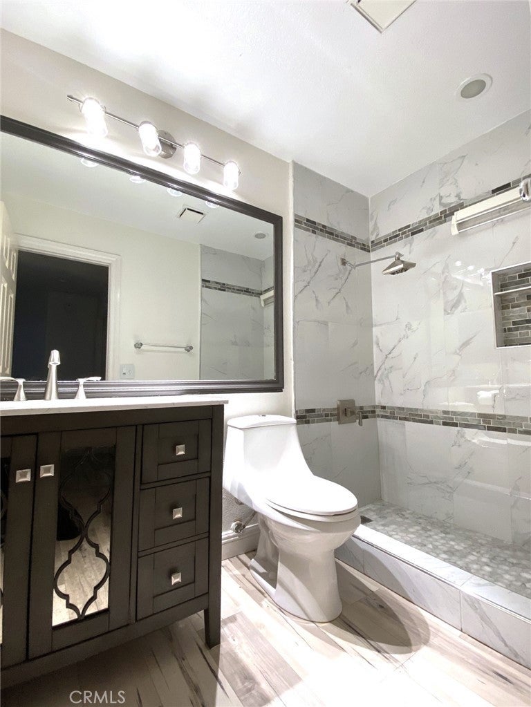 14 Rainbow Lk 3, Irvine CA 92614 - Photo 16