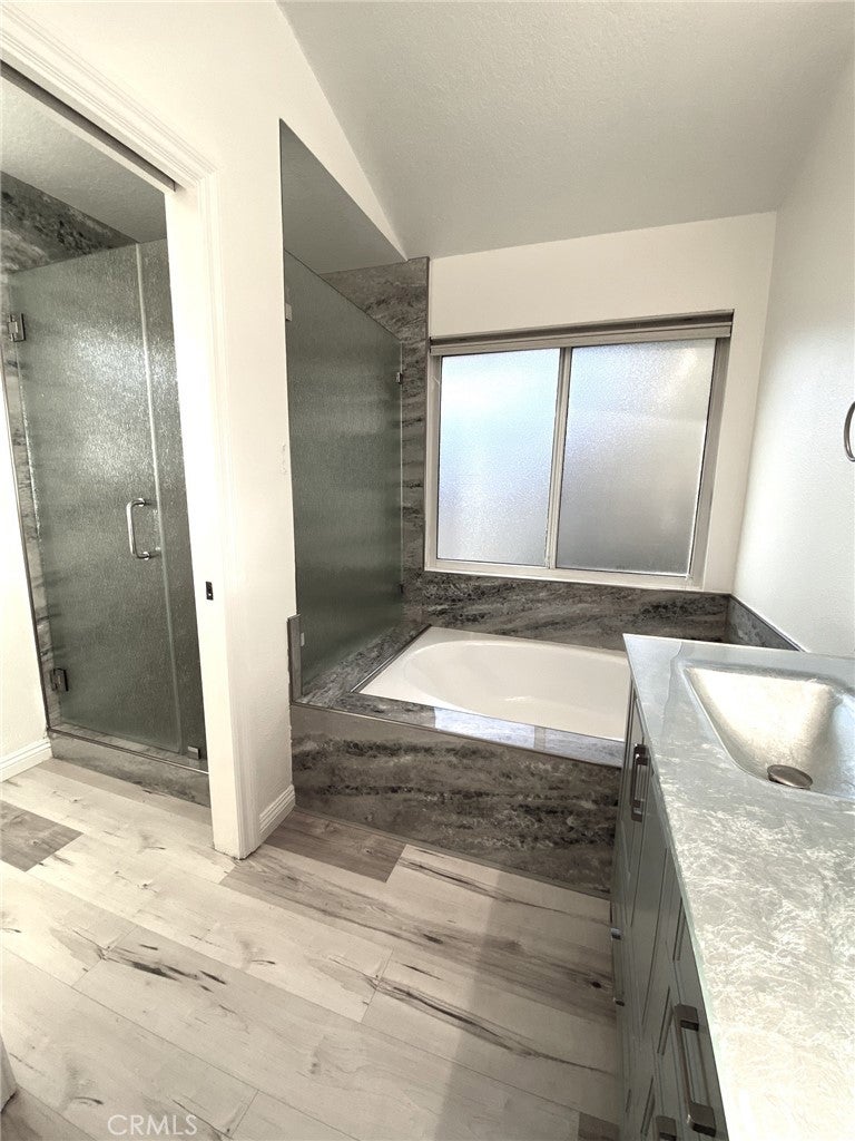 14 Rainbow Lk 3, Irvine CA 92614 - Photo 26