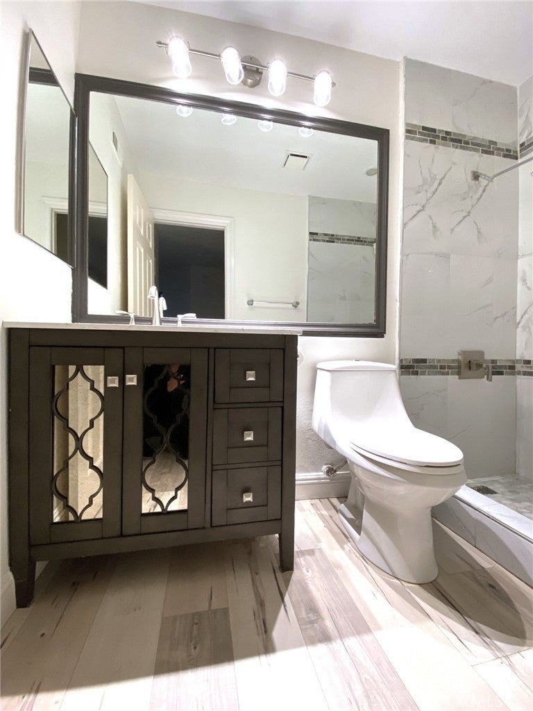 14 Rainbow Lk 3, Irvine CA 92614 - Photo 17