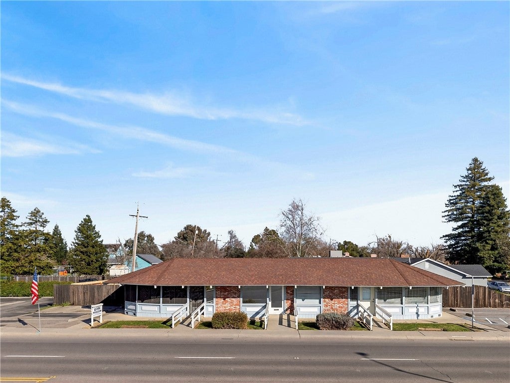 1015 1021 &25 W Wood St