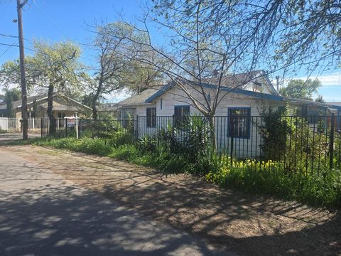 Photo of 1647 N Gilchrist Avenue, Stockton, CA 95205 (MLS # ML82037678)