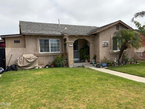 Photo of 639 641 W Kamala Street, Oxnard, CA 93033 (MLS # V1-37859)