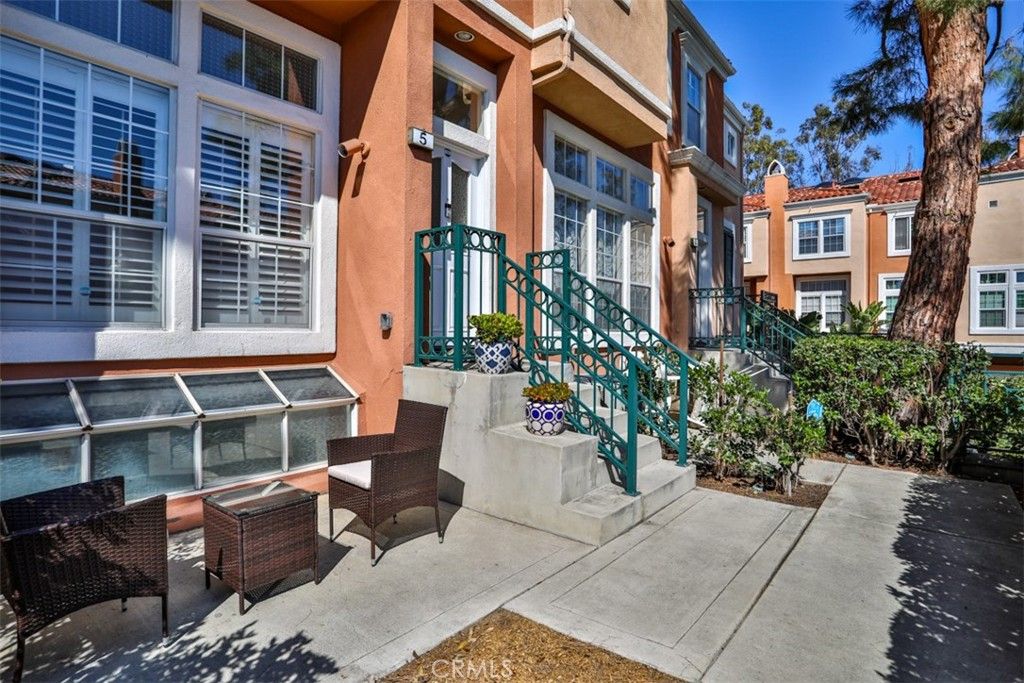 Photo of 5 Arese Aisle, Irvine, CA 92606 (MLS # SR26070604)