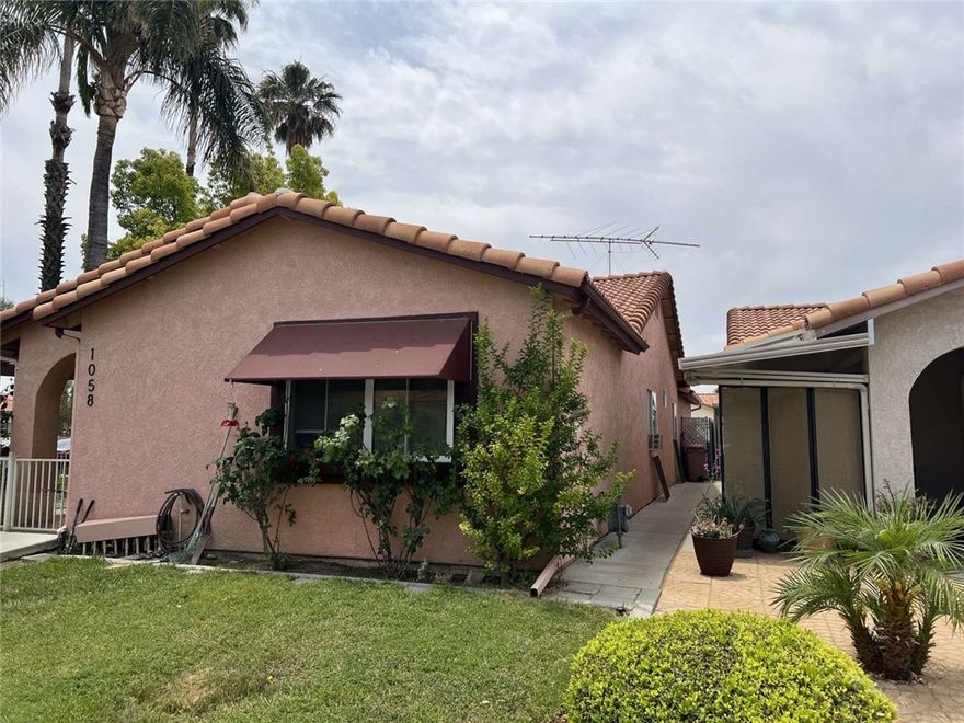 Cozy and beautiful residence in San Jacinto CA. This is a great home, in move in ready shape ; in a great neighborhood. Looking at all offers, make sure to submit yours!