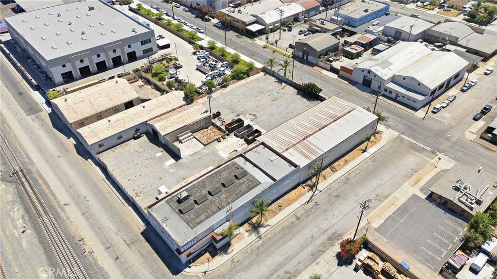 1084 E 1st
