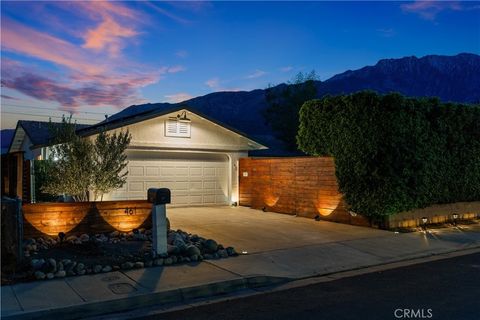 Photo of 461 W Palm Vista Drive, Palm Springs, CA 92262 (MLS # SR25267960)