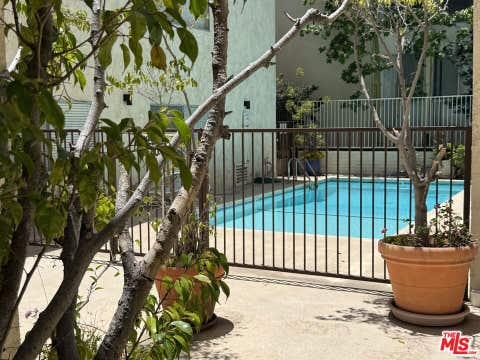 Tiny photo for 11656 Montana Avenue #302, Los Angeles, CA 90049 (MLS # 26851771)