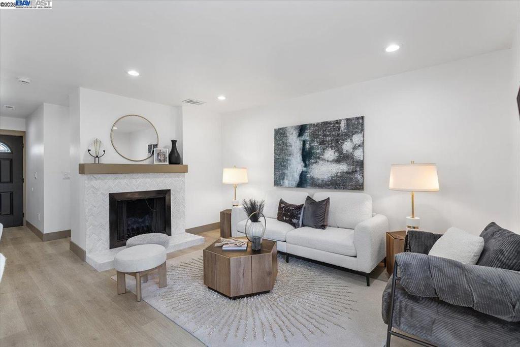 COLLEGE PARK - Residential