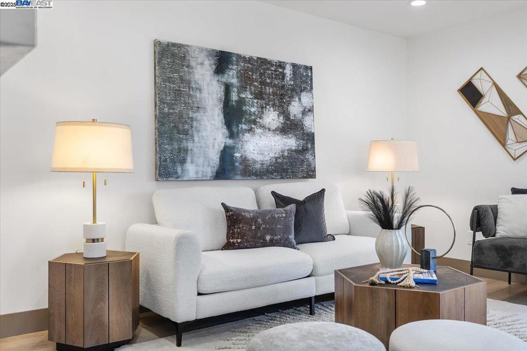 COLLEGE PARK - Residential