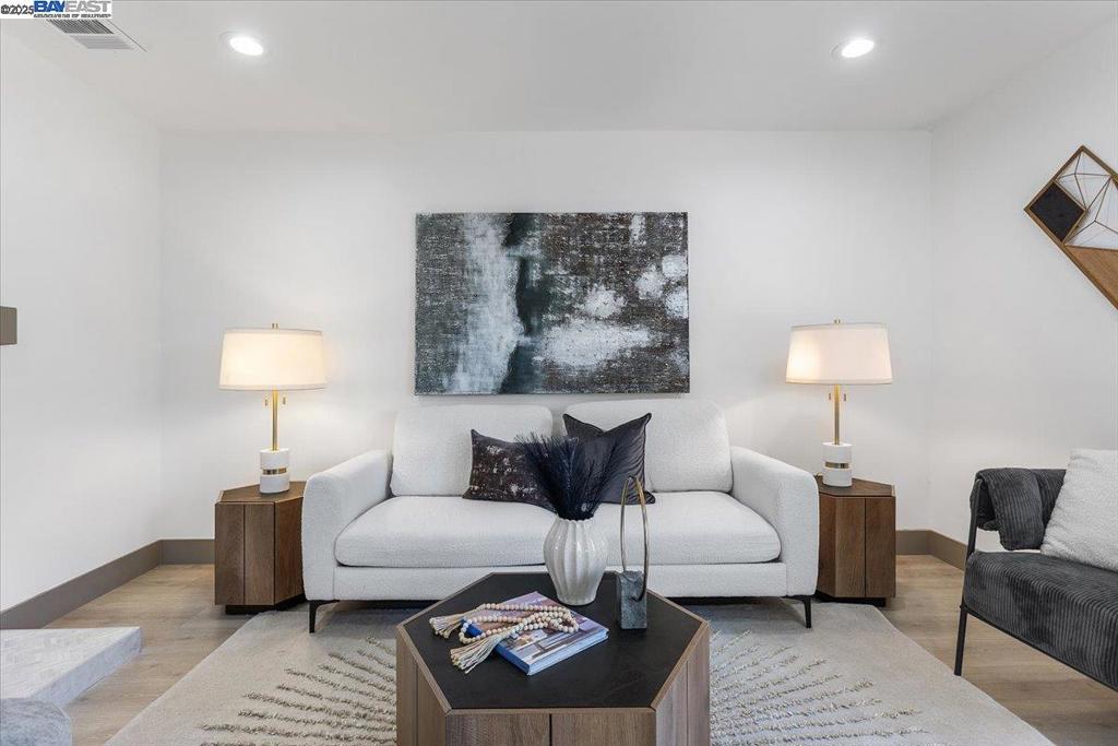 COLLEGE PARK - Residential